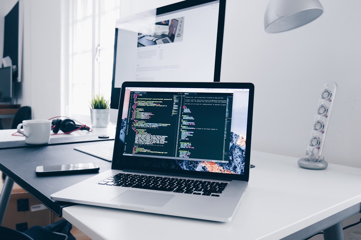 Modern web sitesi geliştirme çalışma alanı